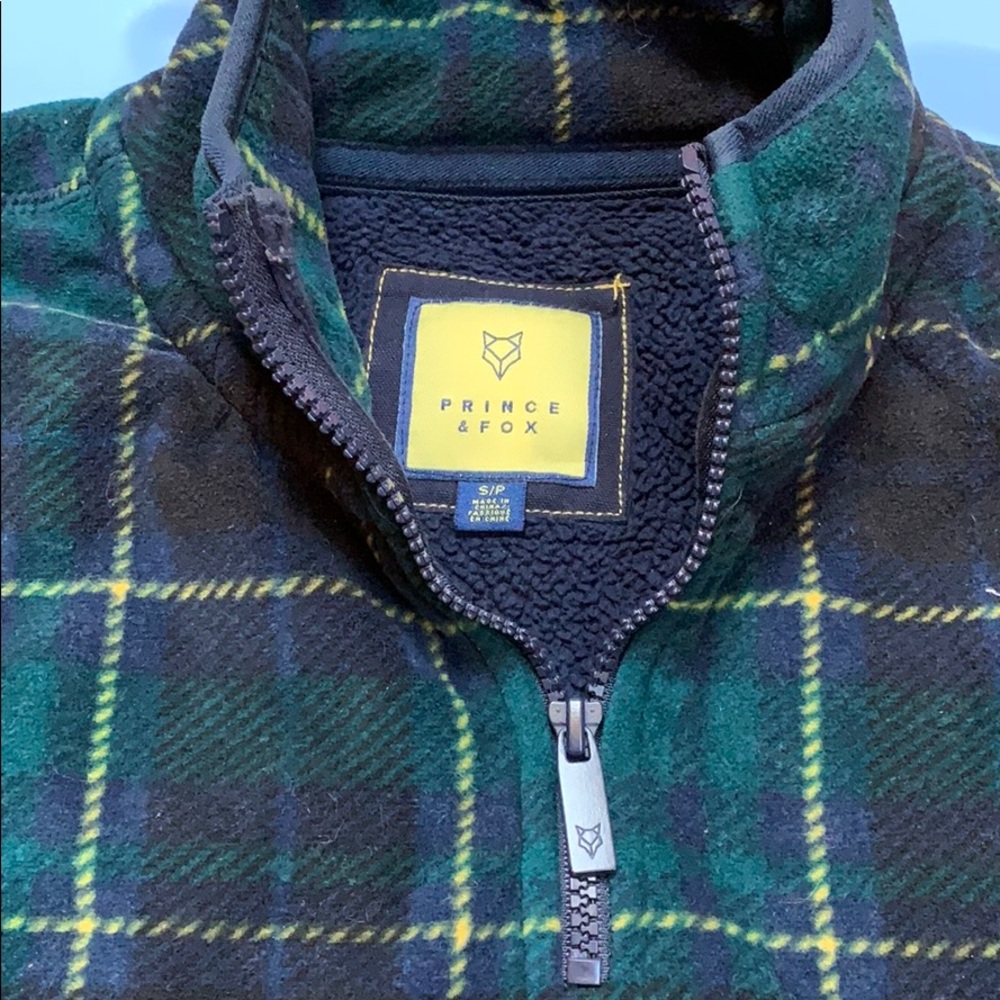 Prince & Fox SM. fleece sweatshirt. Great cond.!